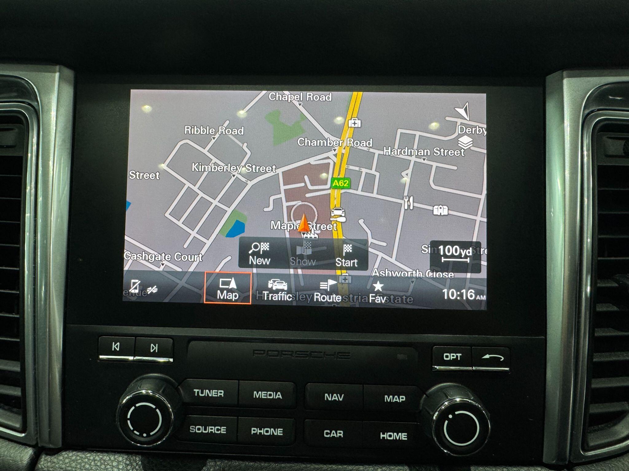 Porsche Macan view 34