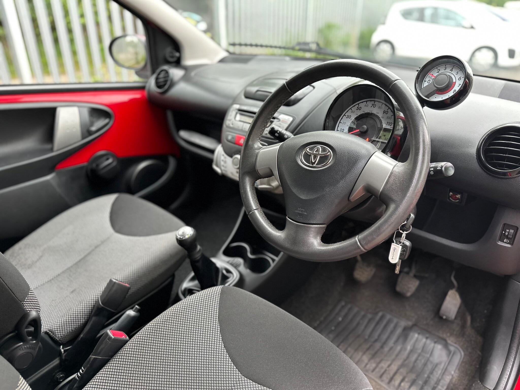2014 Toyota AYGO image 12