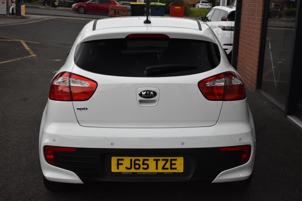 Kia Rio view 8