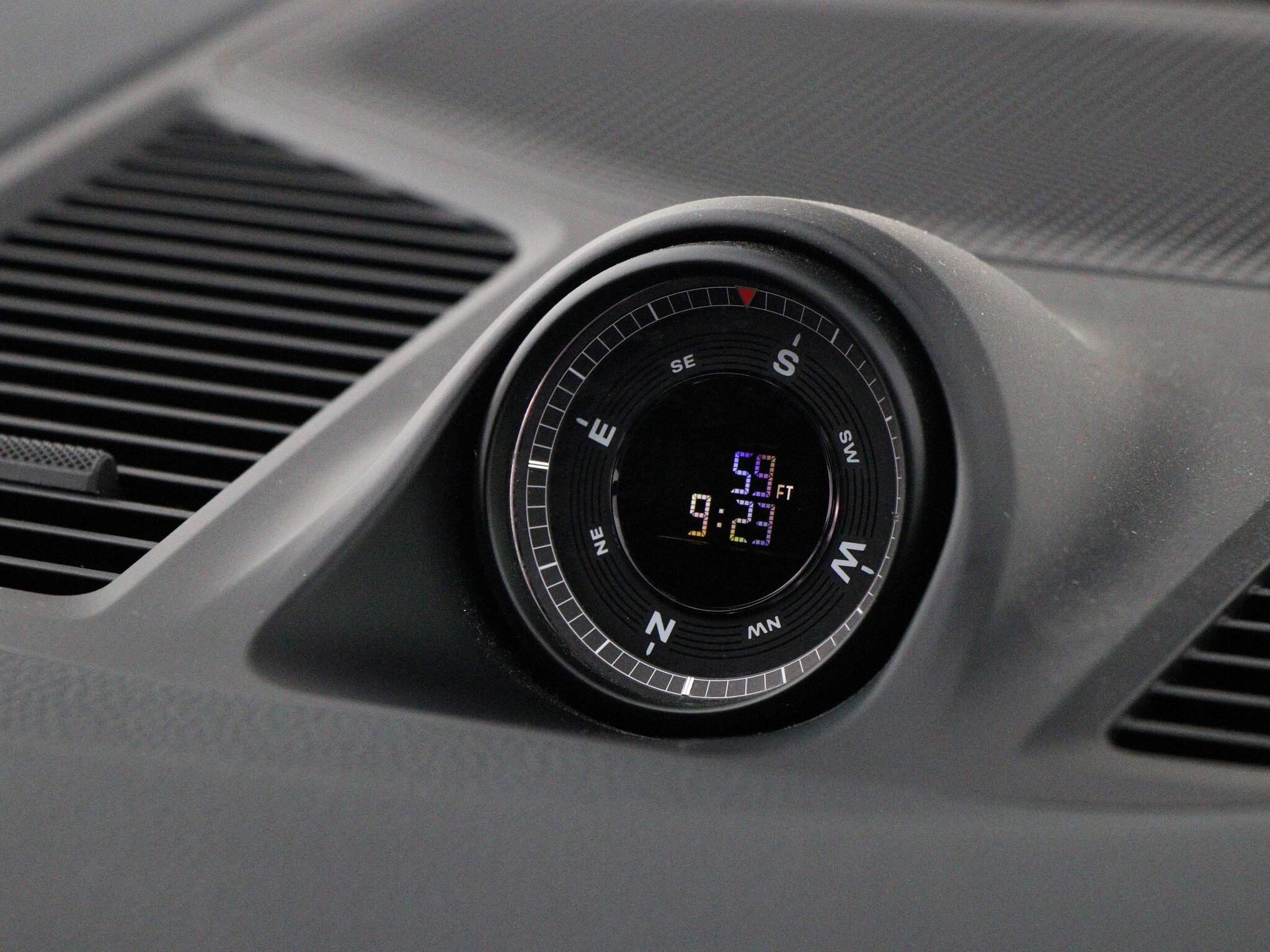 Porsche Cayenne view 49