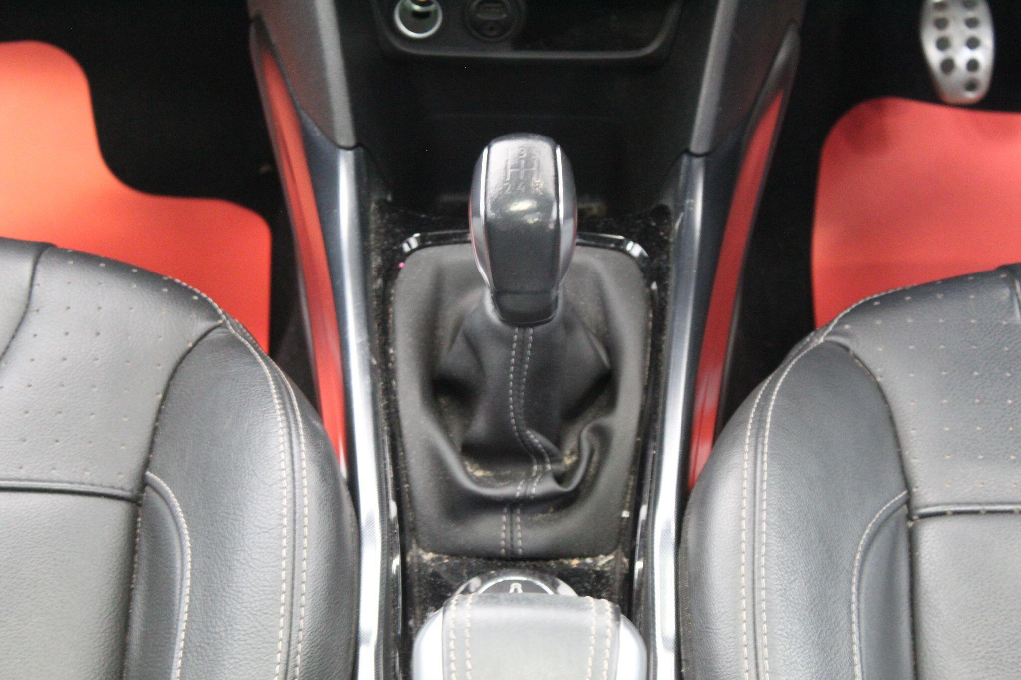 Peugeot 2008 view 43
