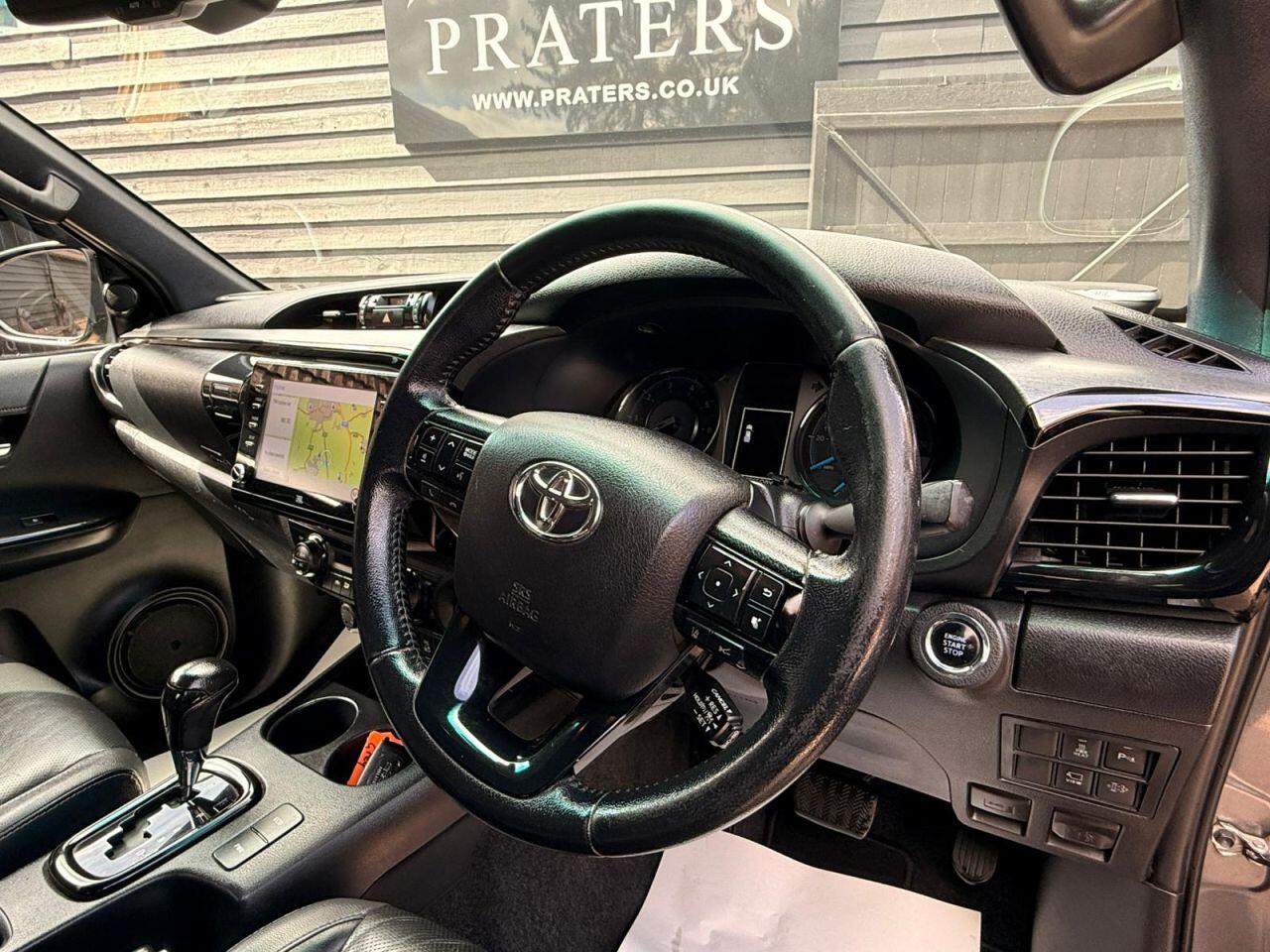 Toyota Hilux view 10