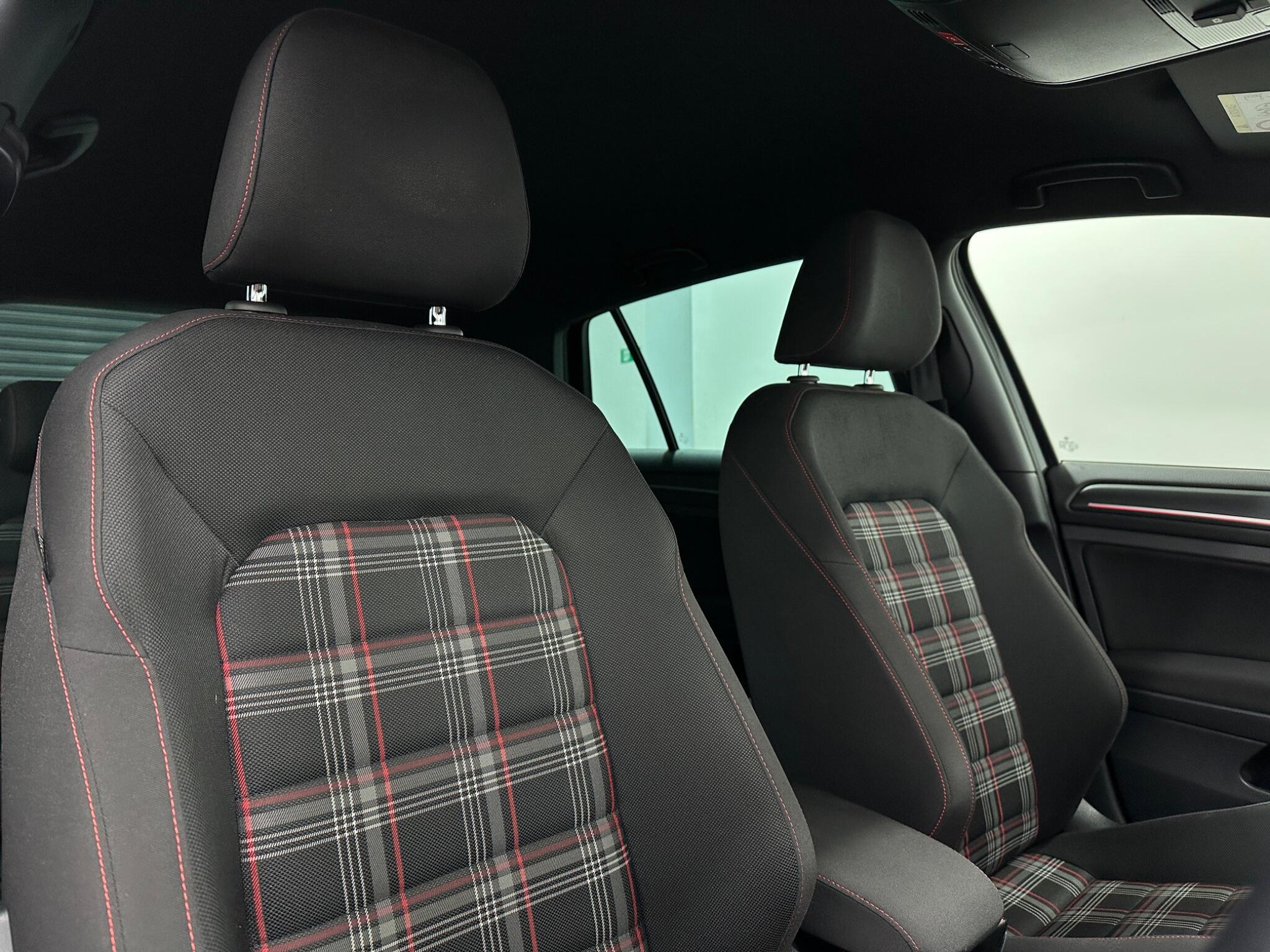 Volkswagen Golf view 34
