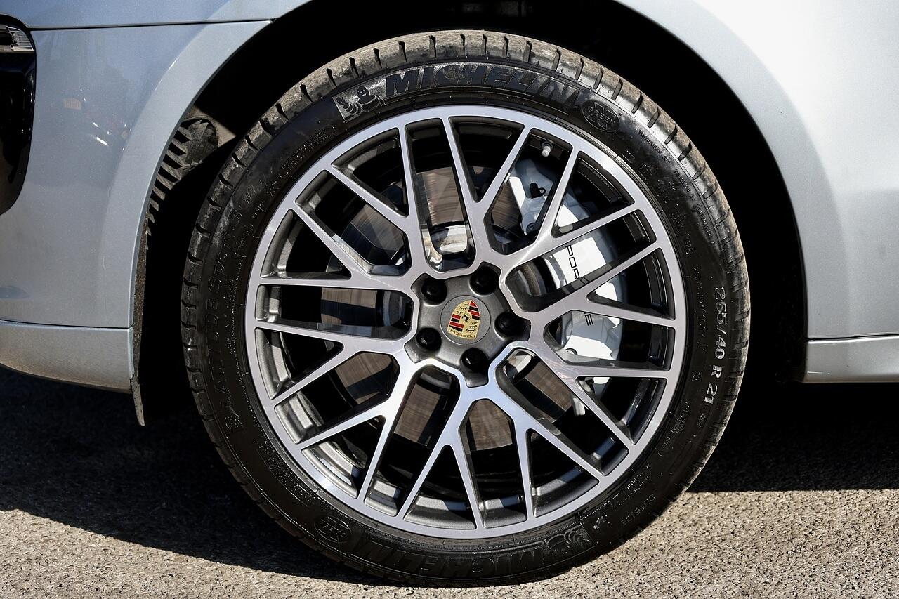 Porsche Macan view 48