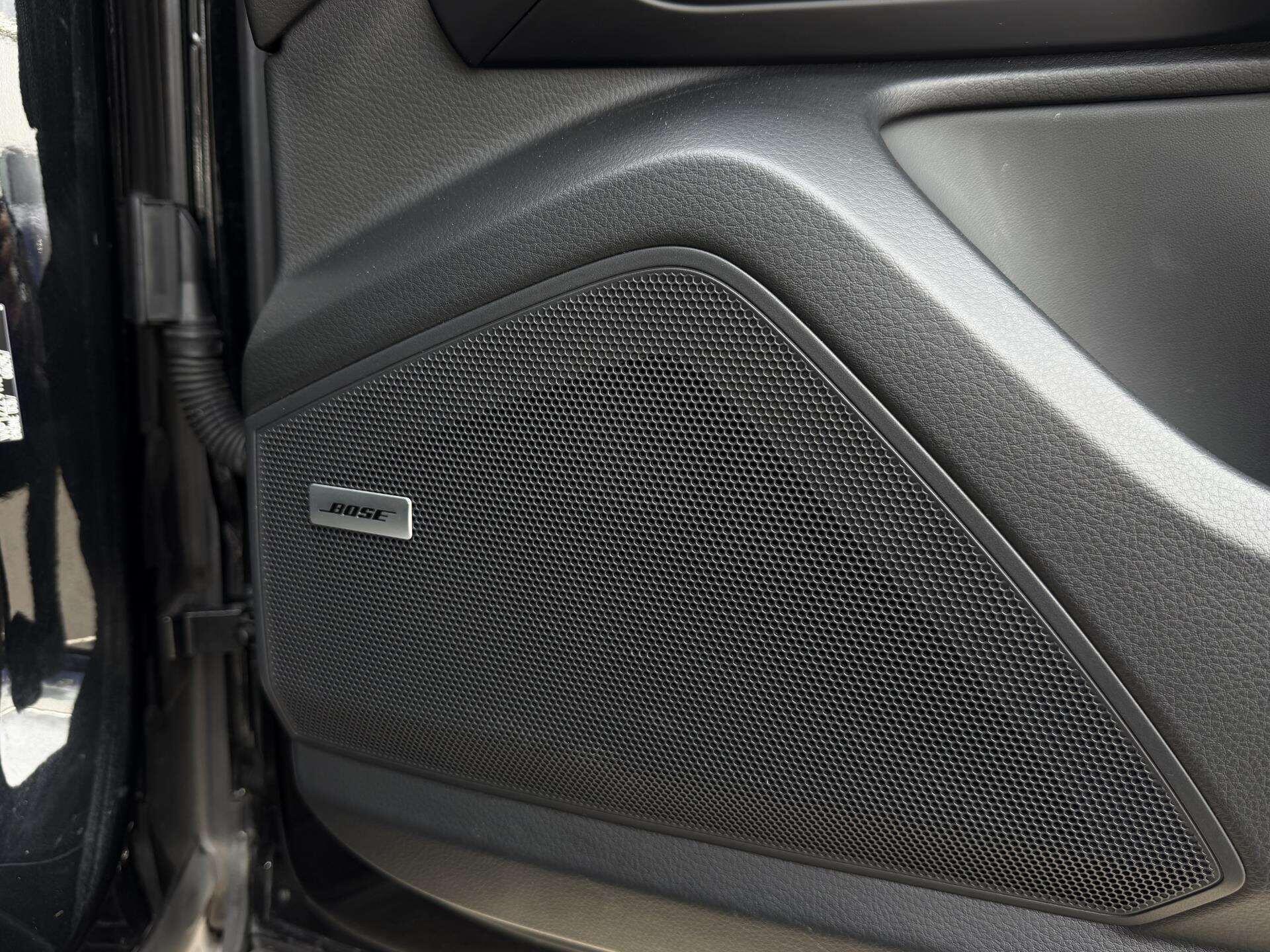 Porsche Cayenne view 29