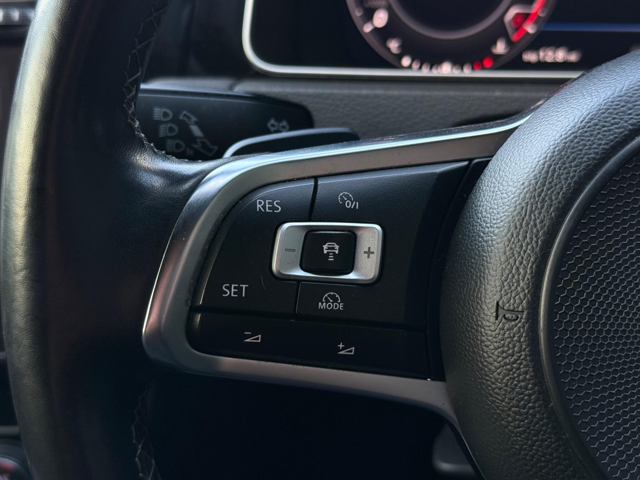 Volkswagen Golf view 22