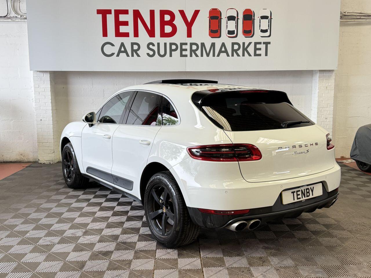 Porsche Macan view 7