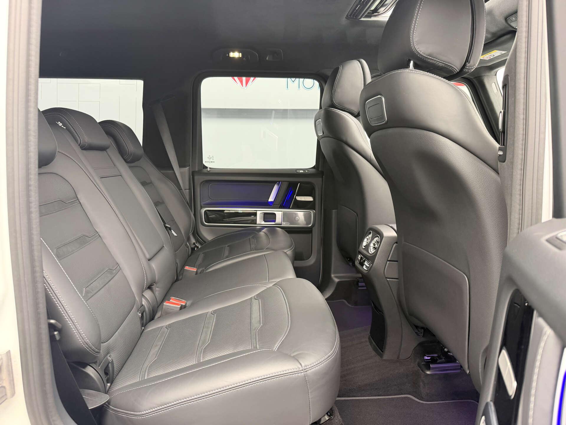 Mercedes-Benz G-Class view 9