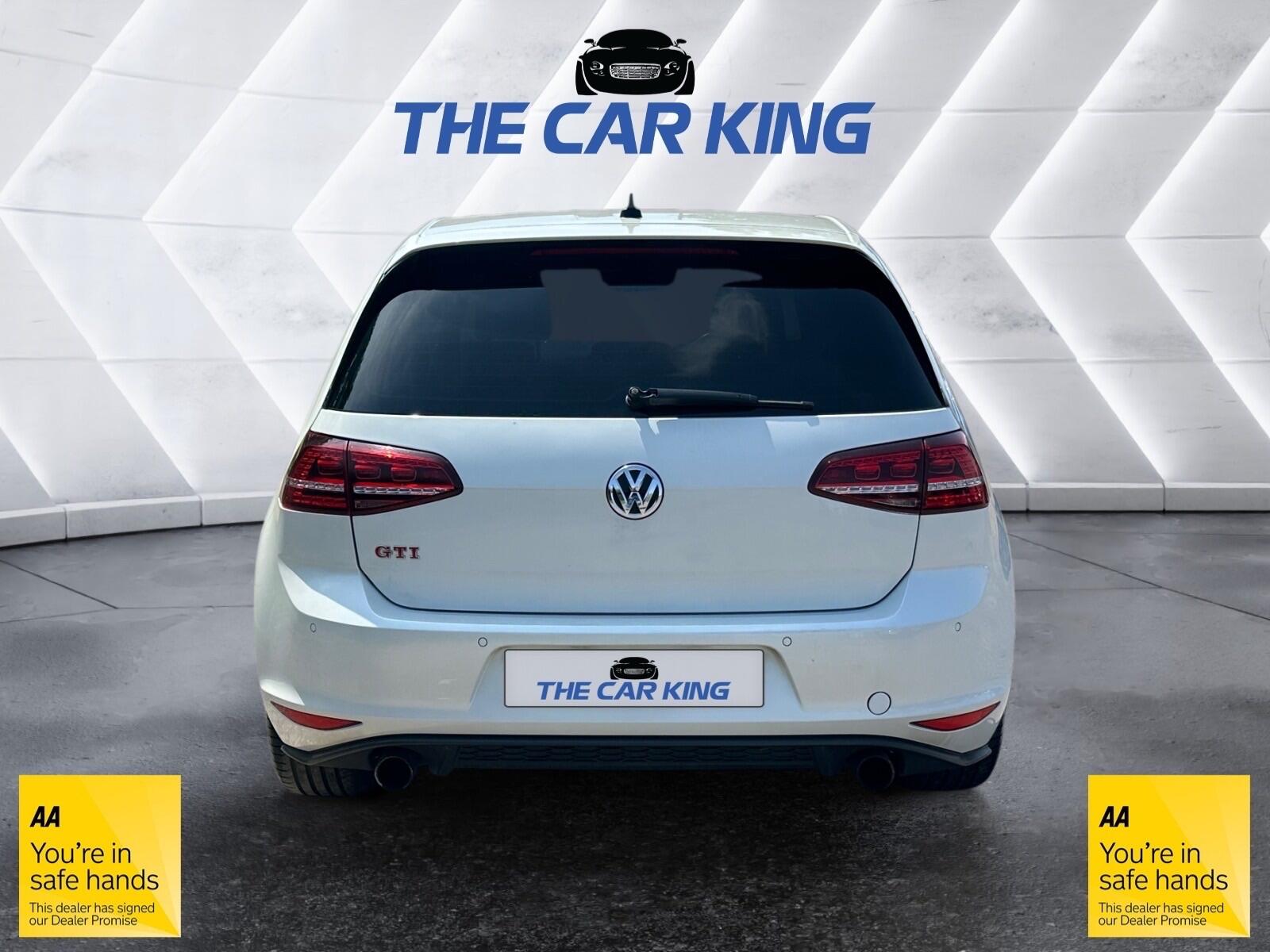 Volkswagen Golf view 6