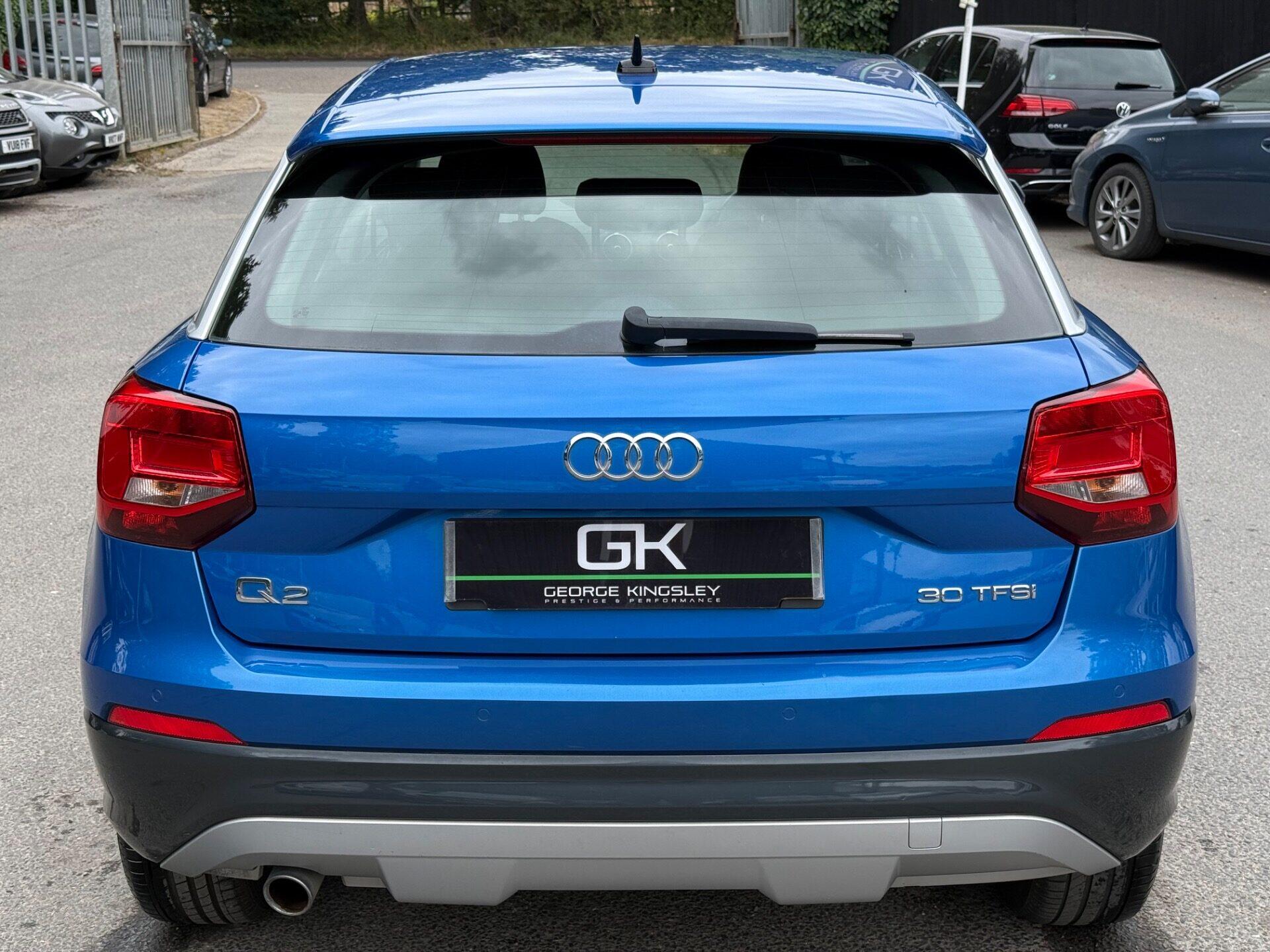 Audi Q2 view 8
