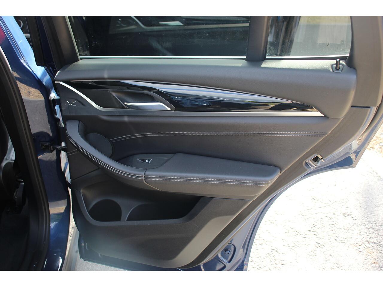 BMW X3 view 31