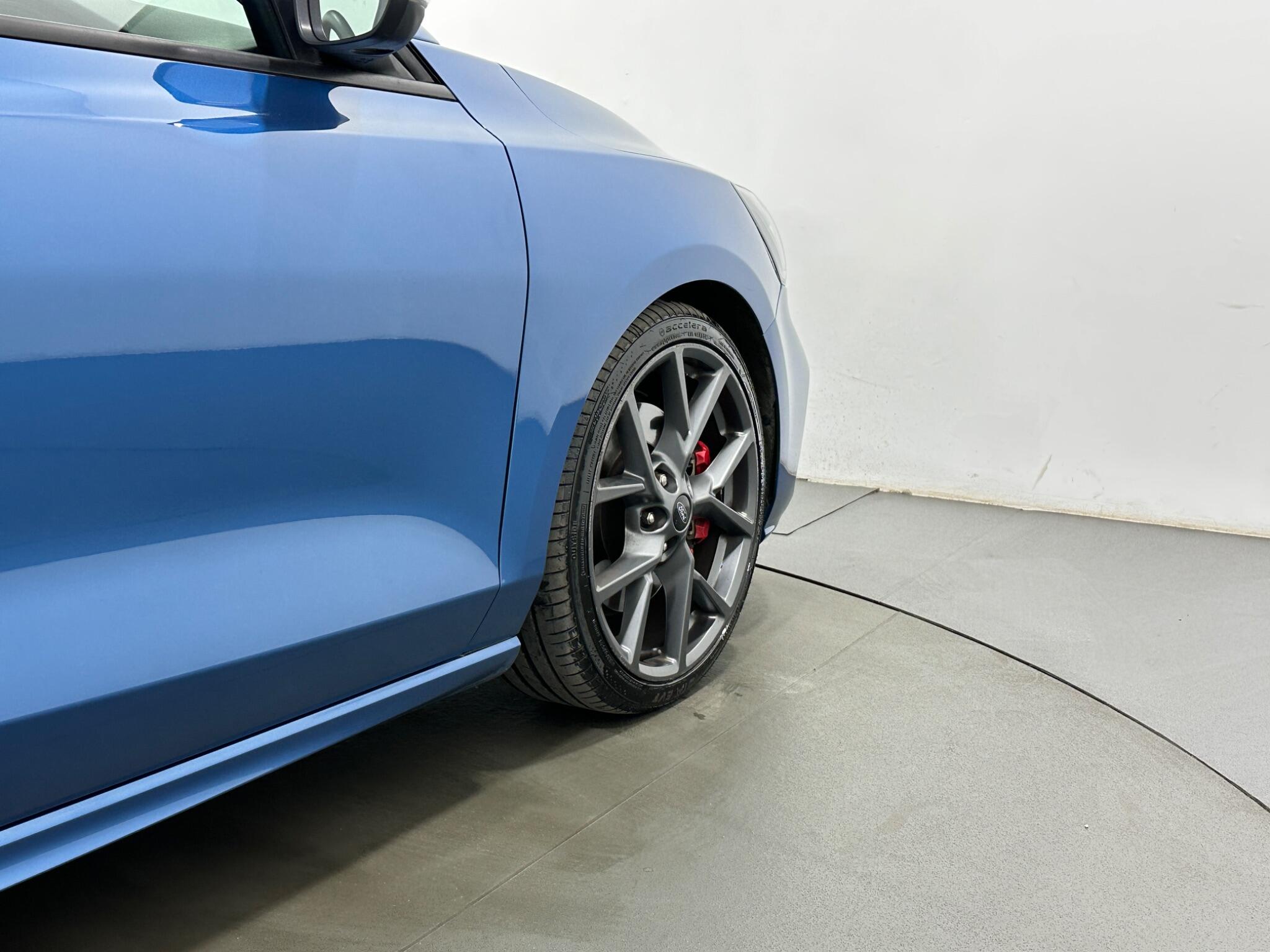 Ford Focus view 49