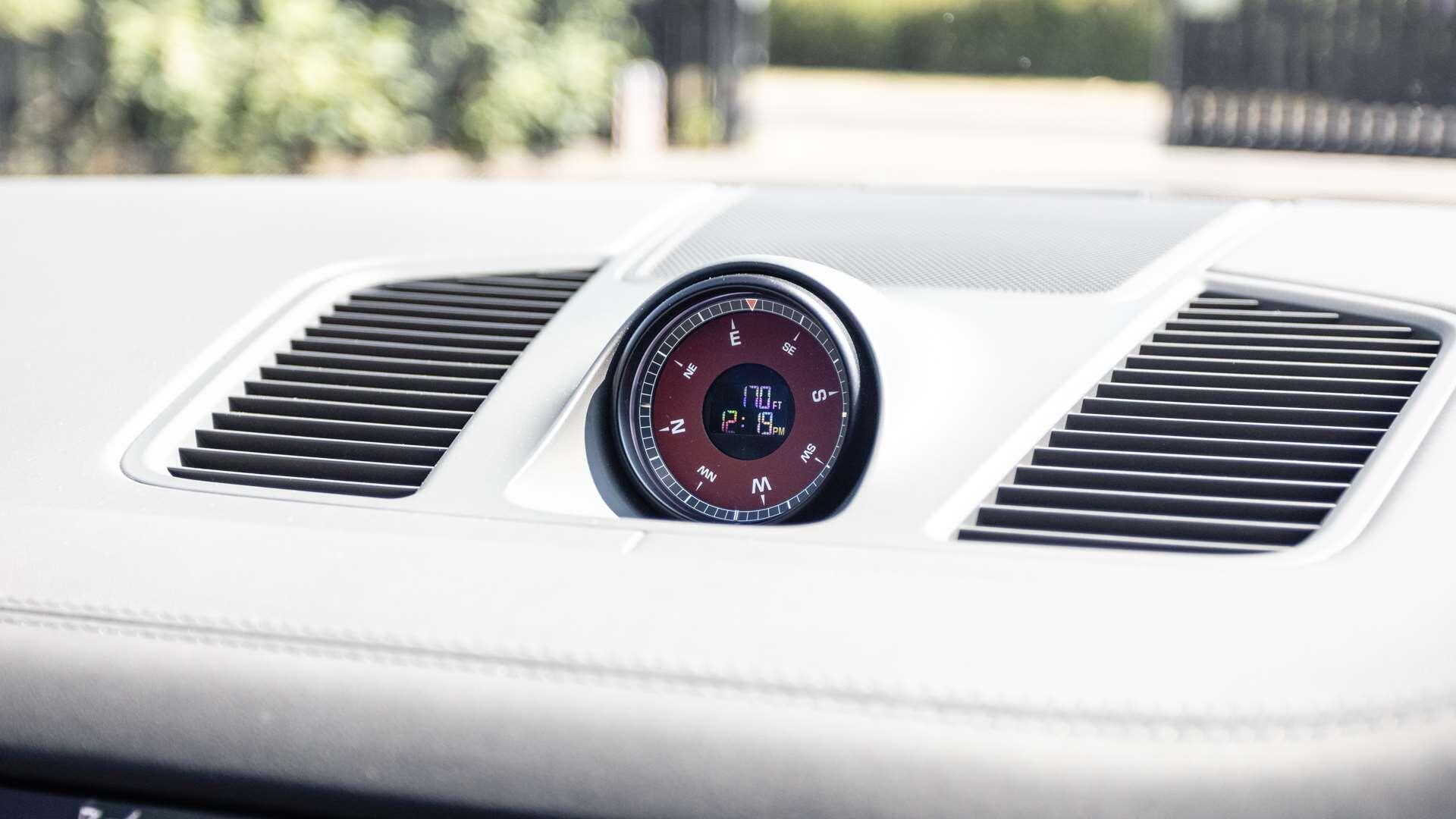 Porsche Cayenne view 23
