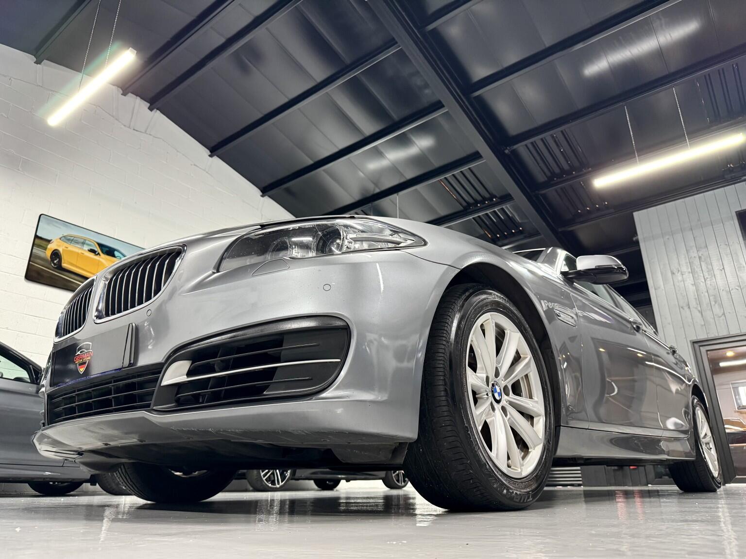 BMW 5 Series view 9