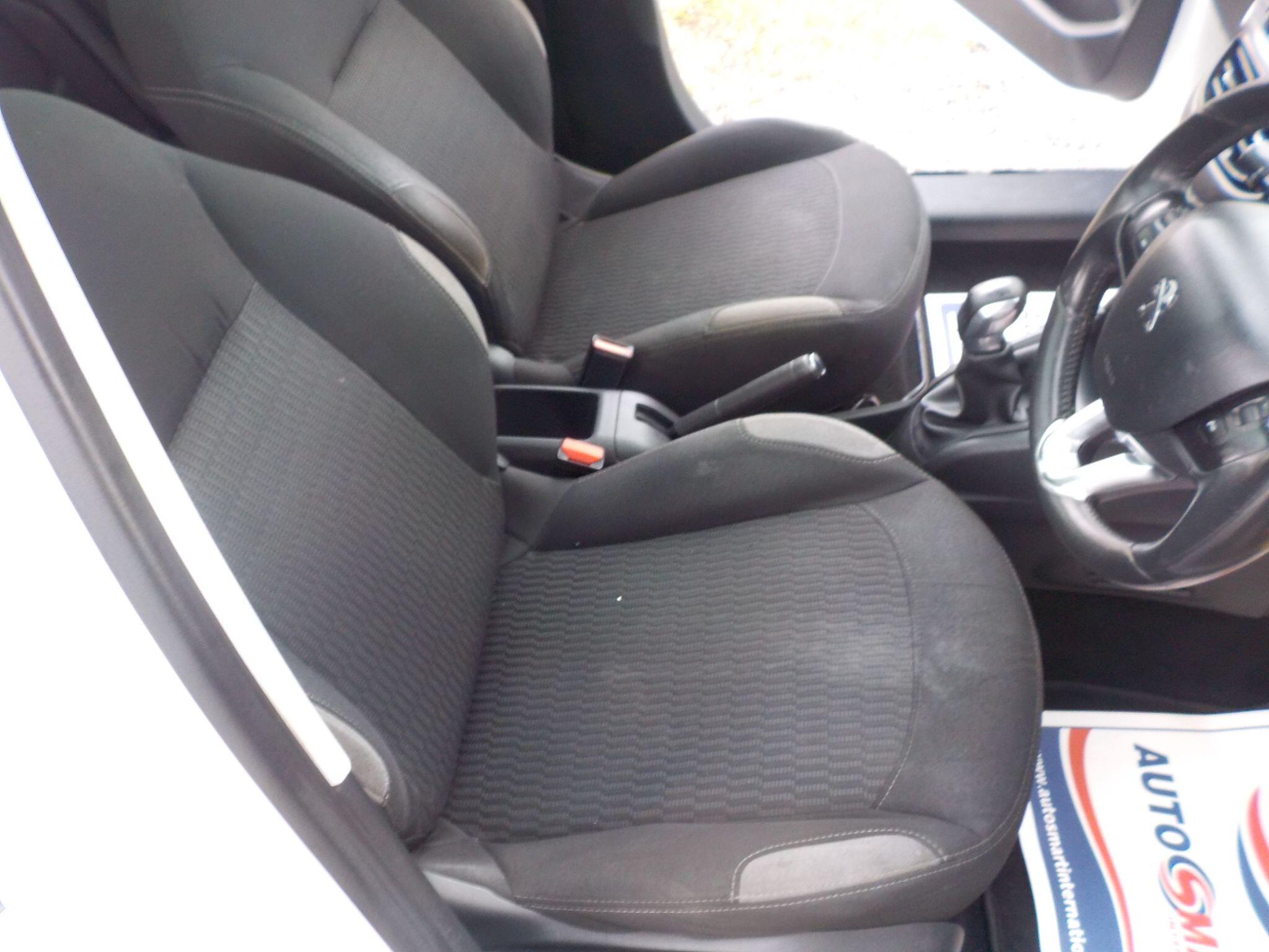 Peugeot 208 1.2 VTi PureTech Style Euro 6 5dr