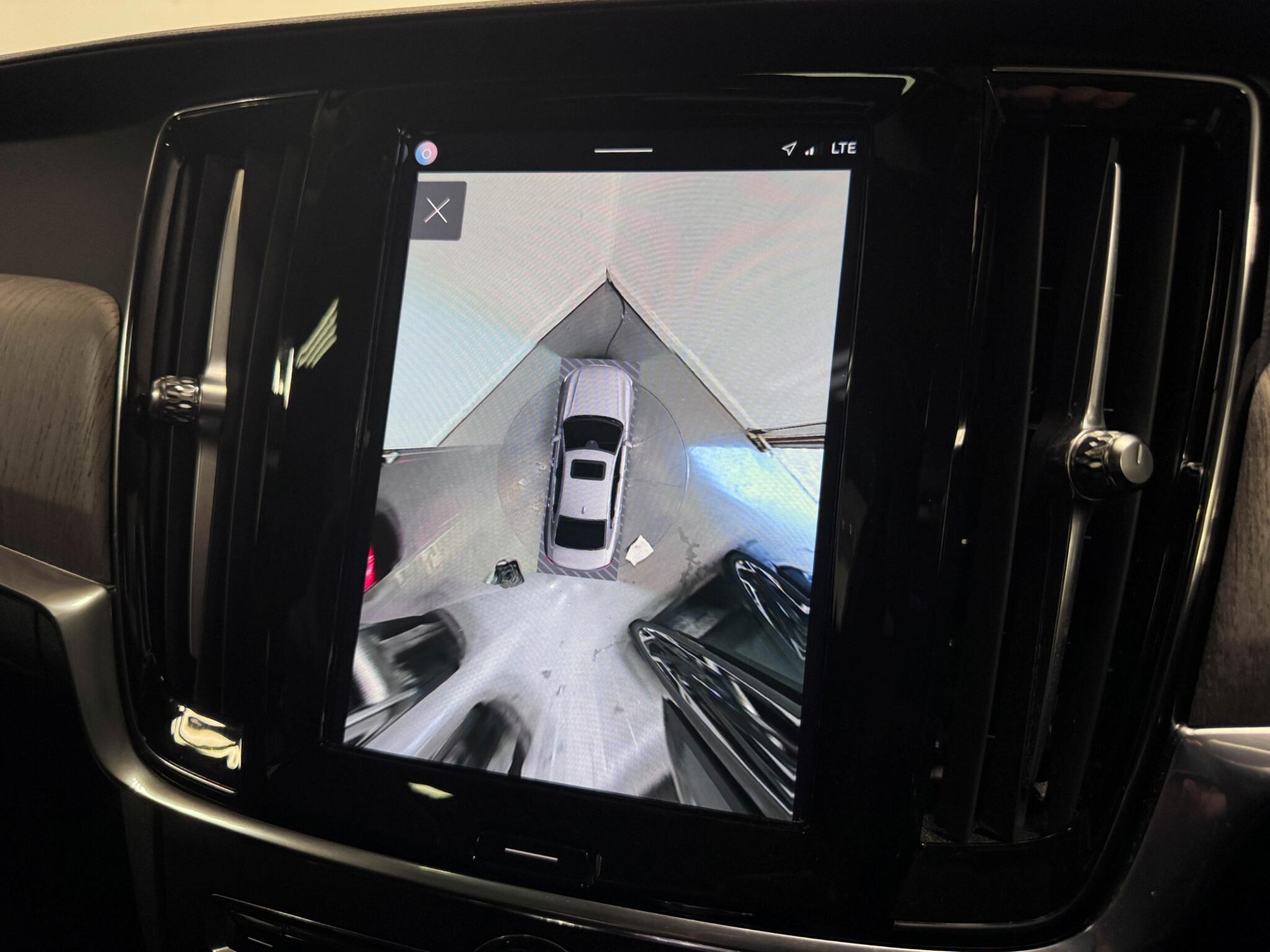 Volvo S90 view 11