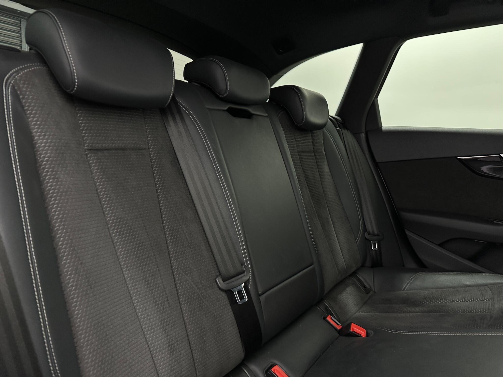 Audi A4 view 44