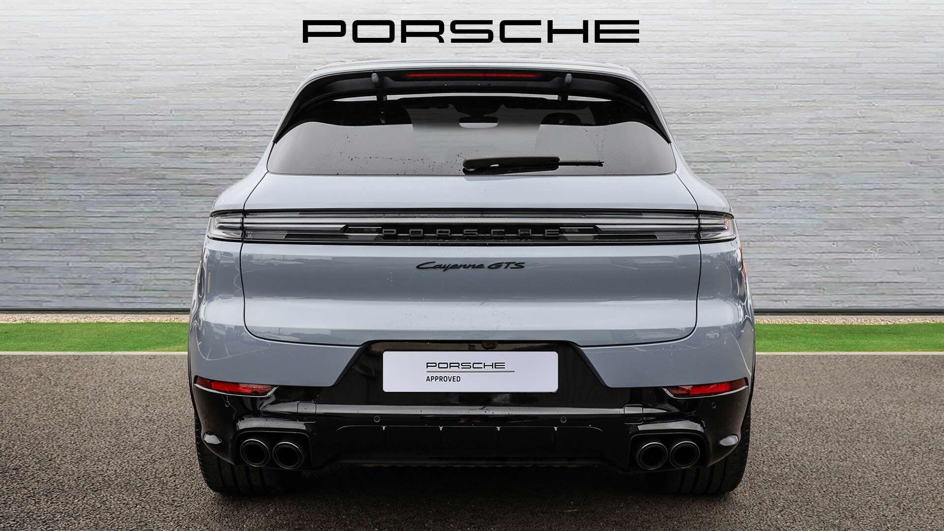 Porsche Cayenne view 10