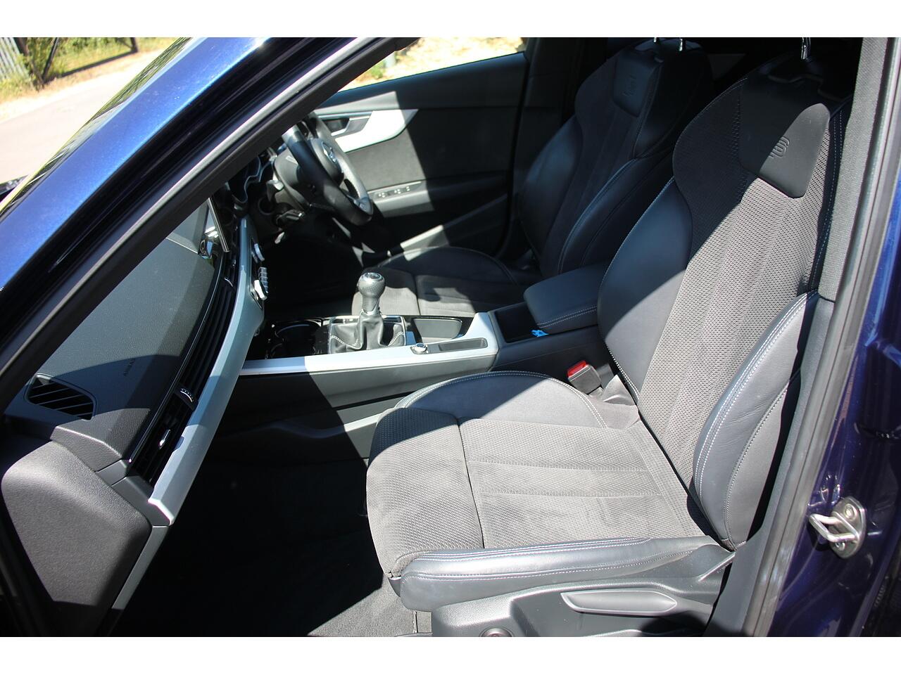 Audi A4 view 16