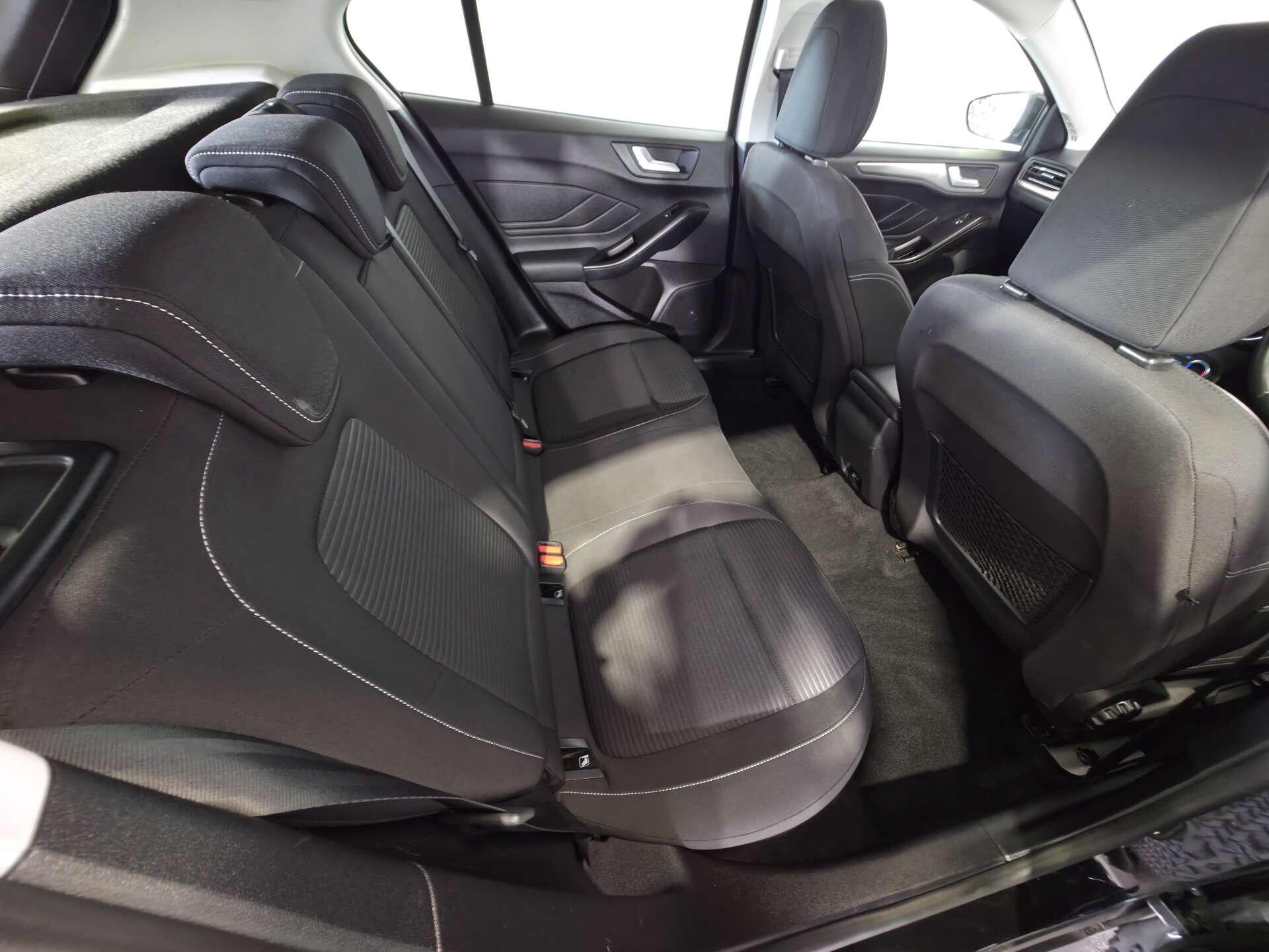 Ford Focus view 52