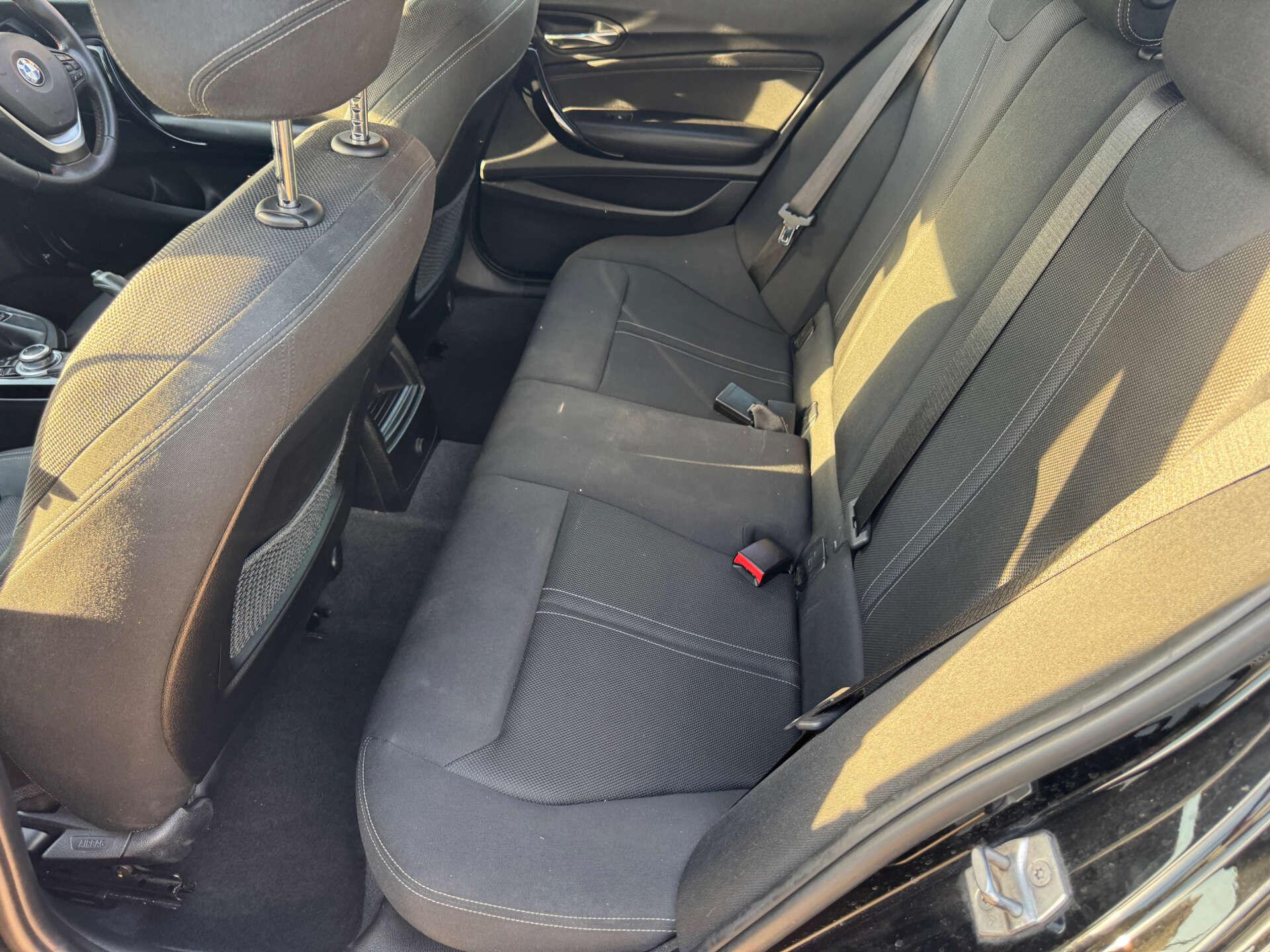 BMW 1 Series view 10