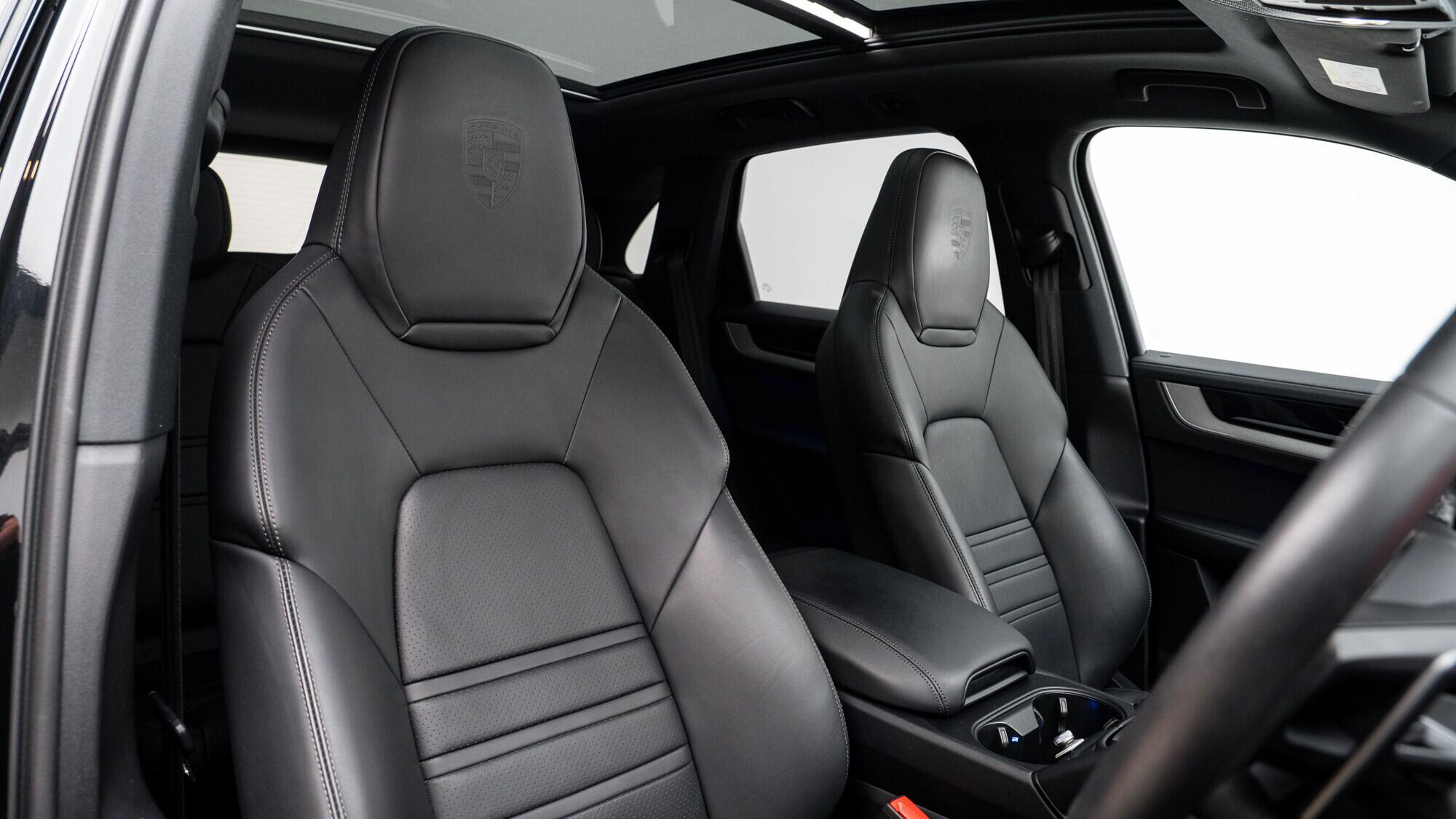 Porsche Cayenne view 6