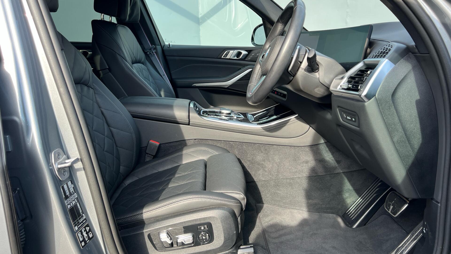 BMW X5 view 11