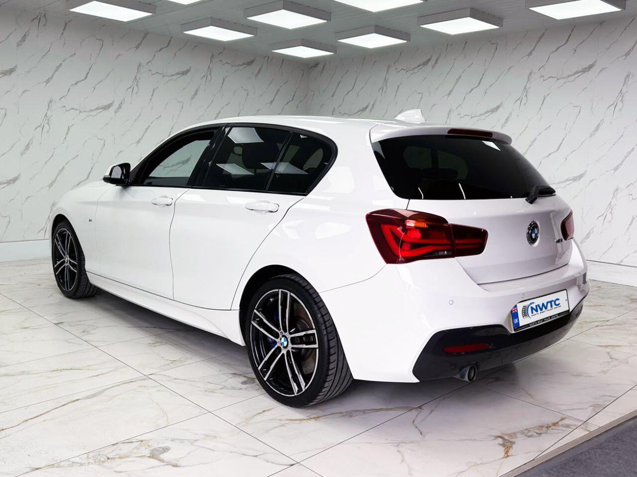 BMW 1 Series view 8
