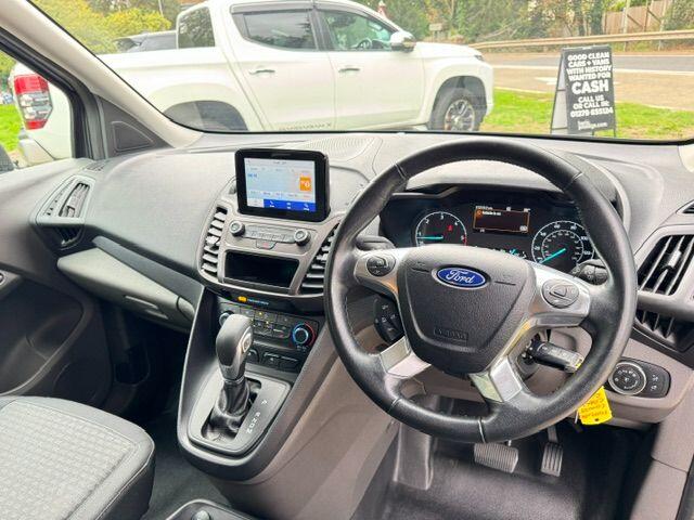 Ford Transit Connect view 19