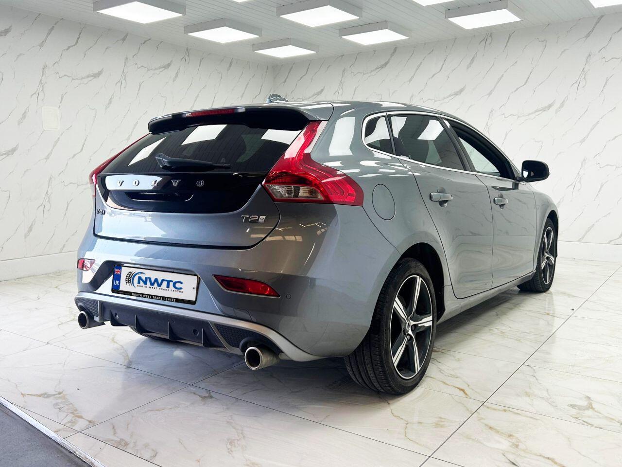 Volvo V40 view 12