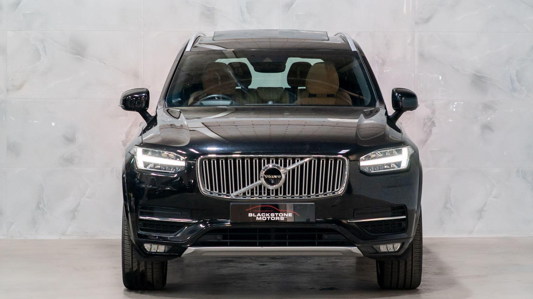 Volvo XC90 view 4