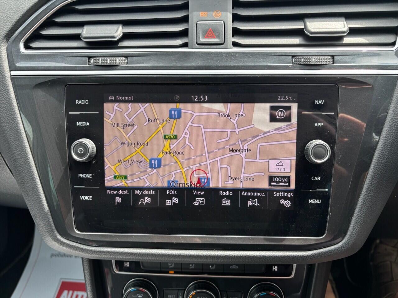 Volkswagen Tiguan view 17