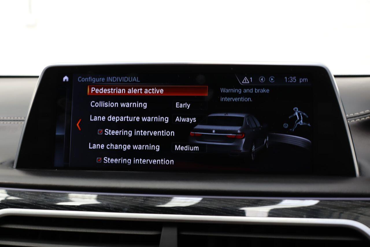 BMW 7 Series view 62