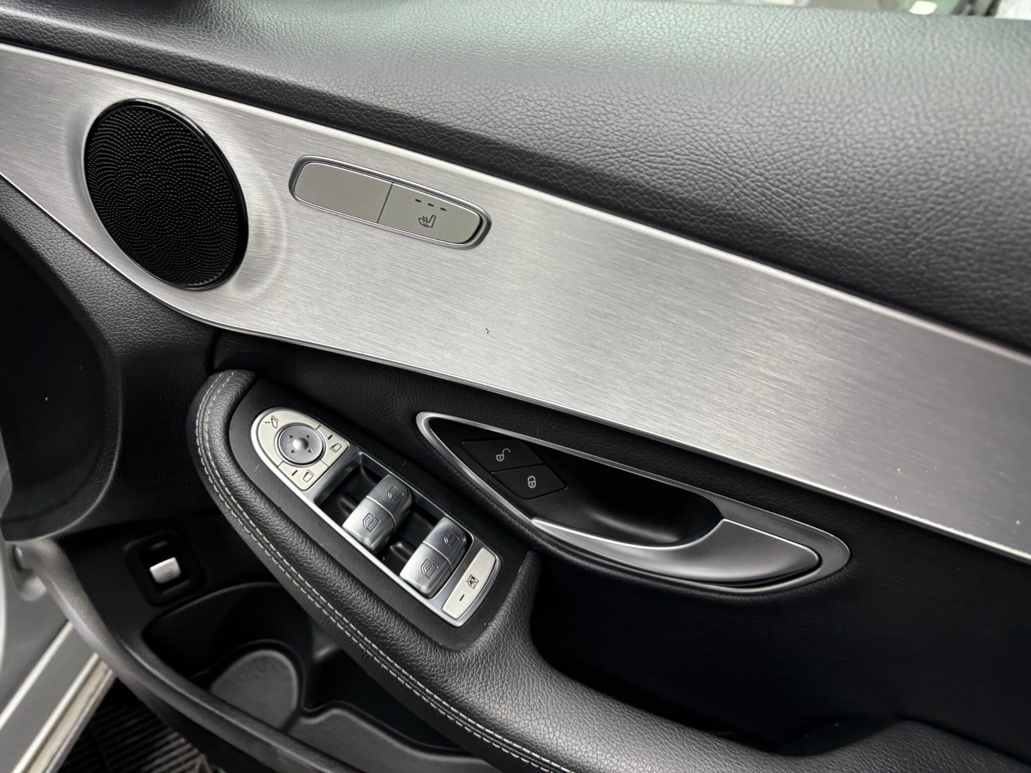 Mercedes-Benz C Class view 15
