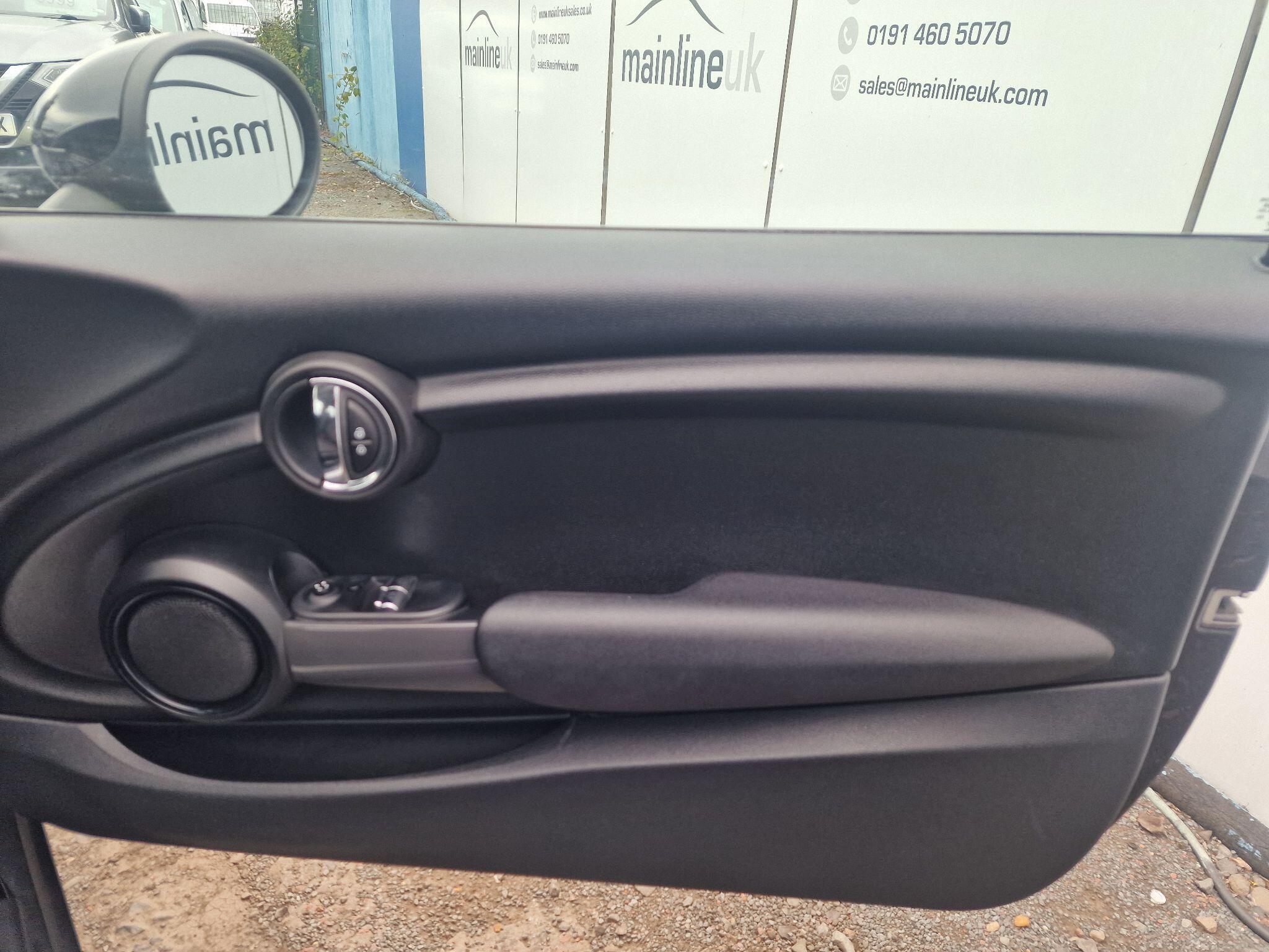 Mini Hatch view 37