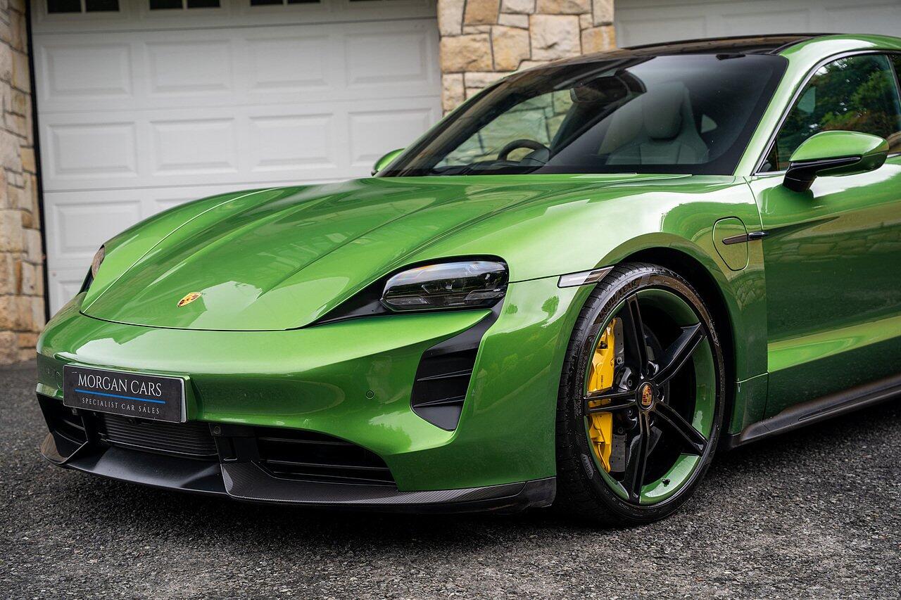 Porsche Taycan view 40