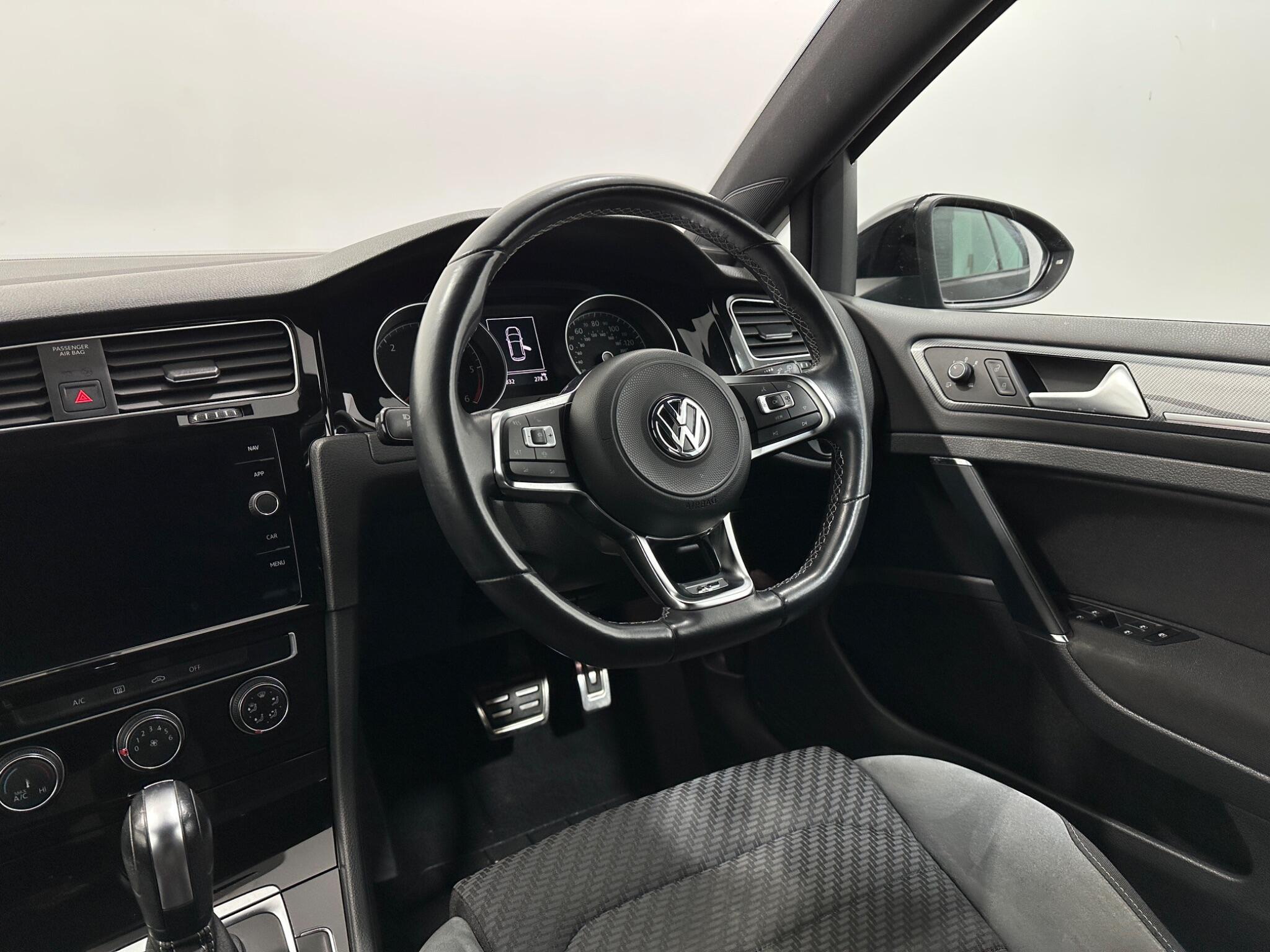 Volkswagen Golf view 12