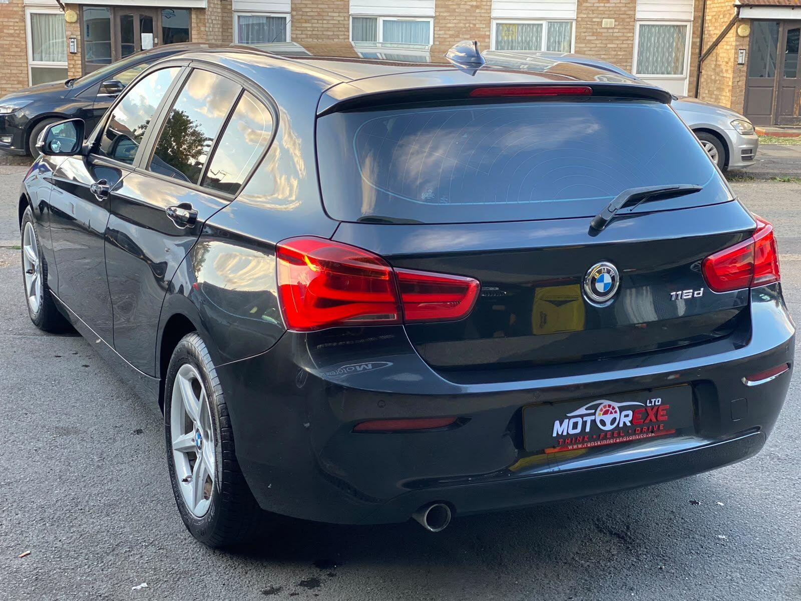 BMW 1 Series view 3
