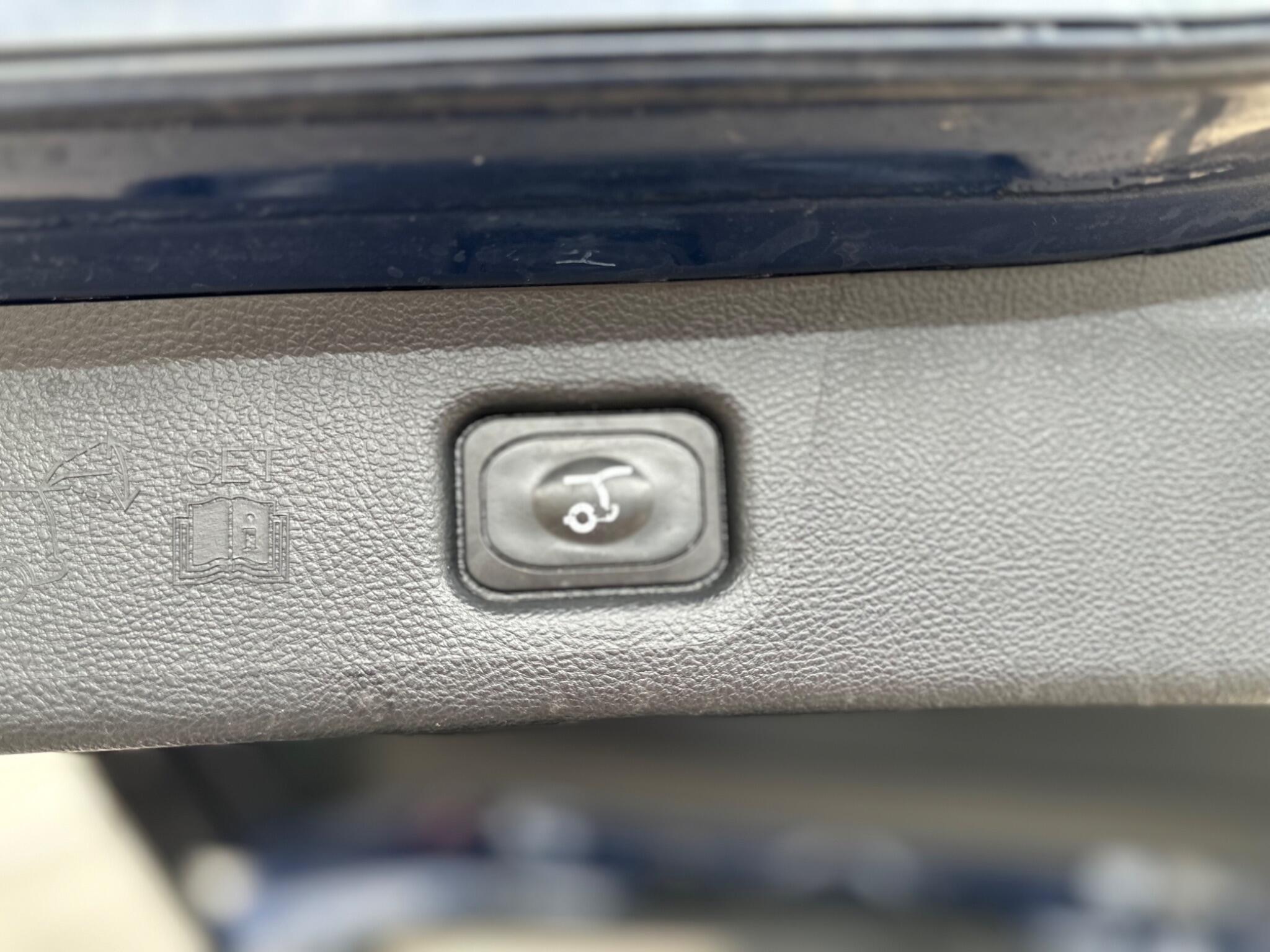 Ford S-Max view 17
