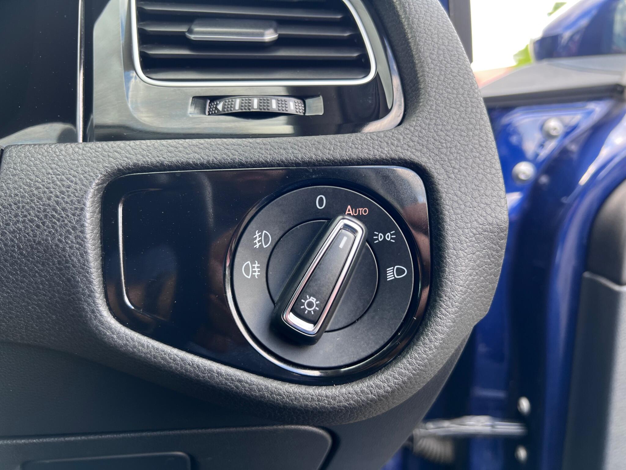 Volkswagen Golf view 29