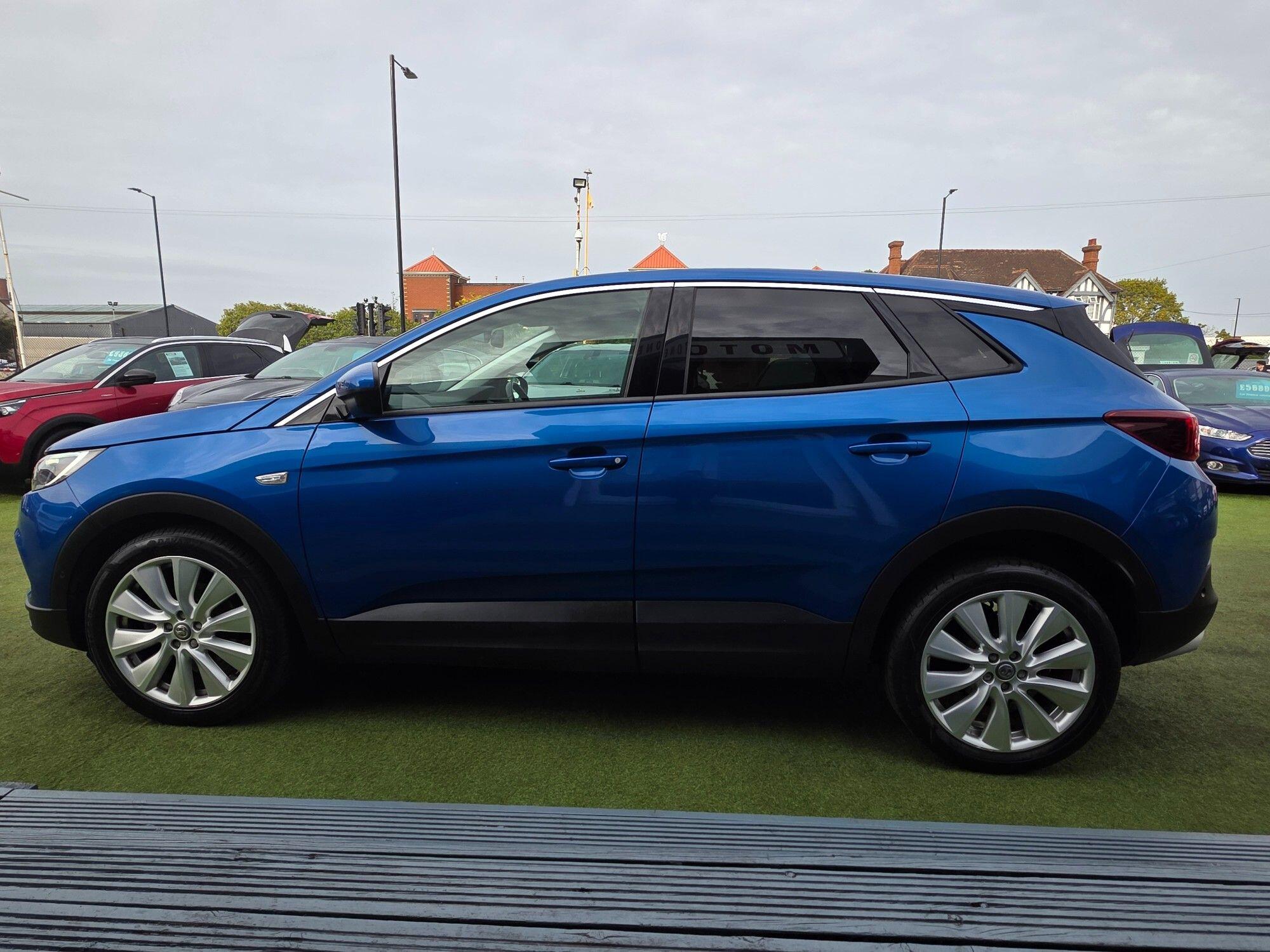Vauxhall Grandland X view 9