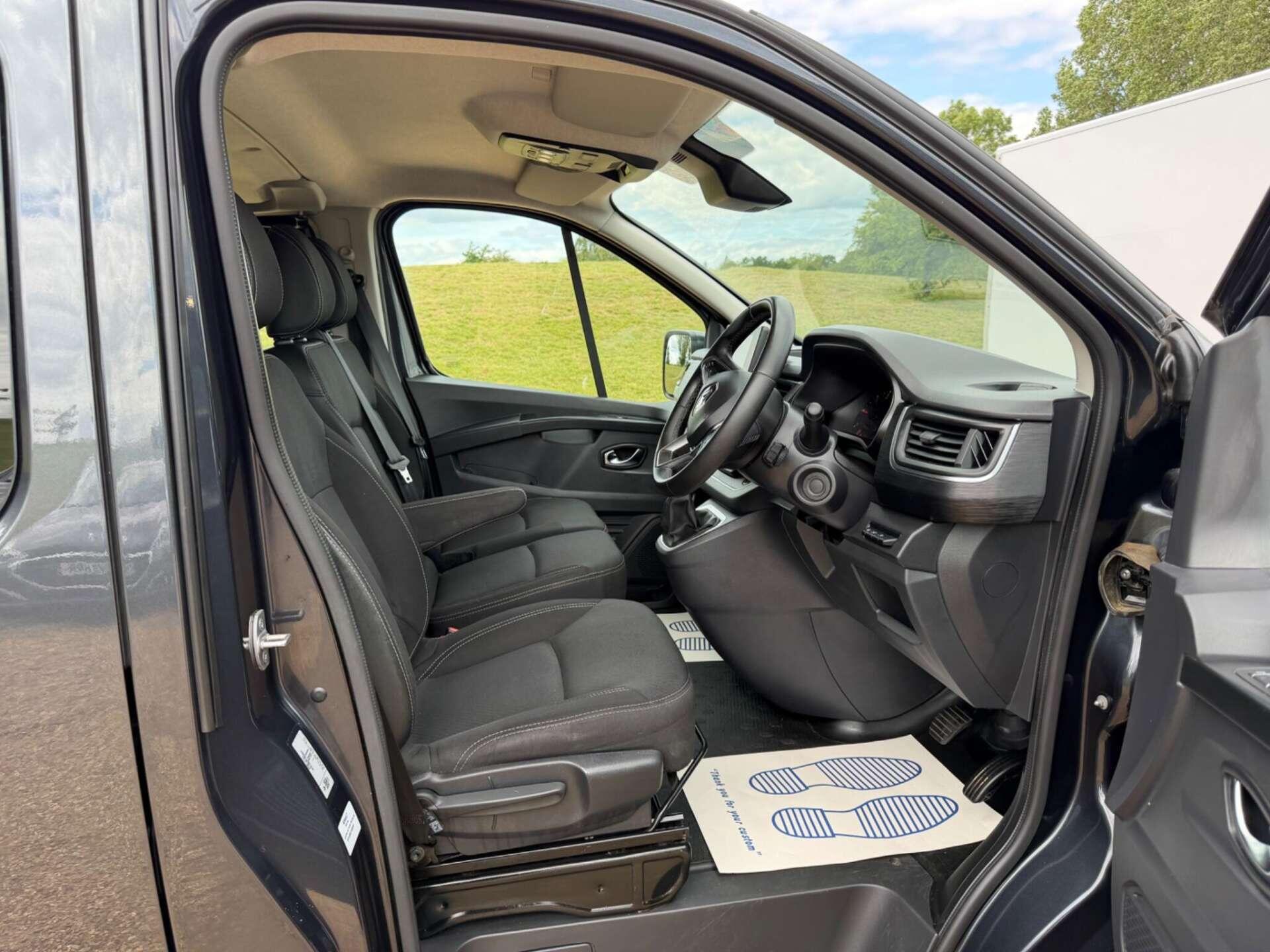 Renault Trafic view 8