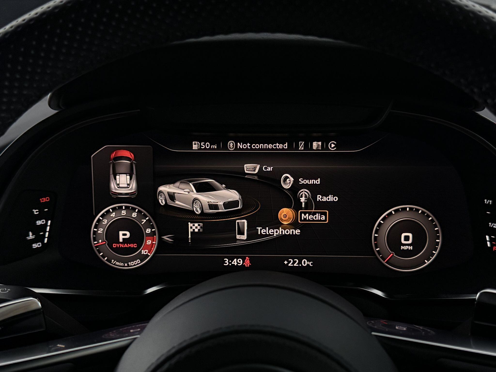 Audi R8 view 24