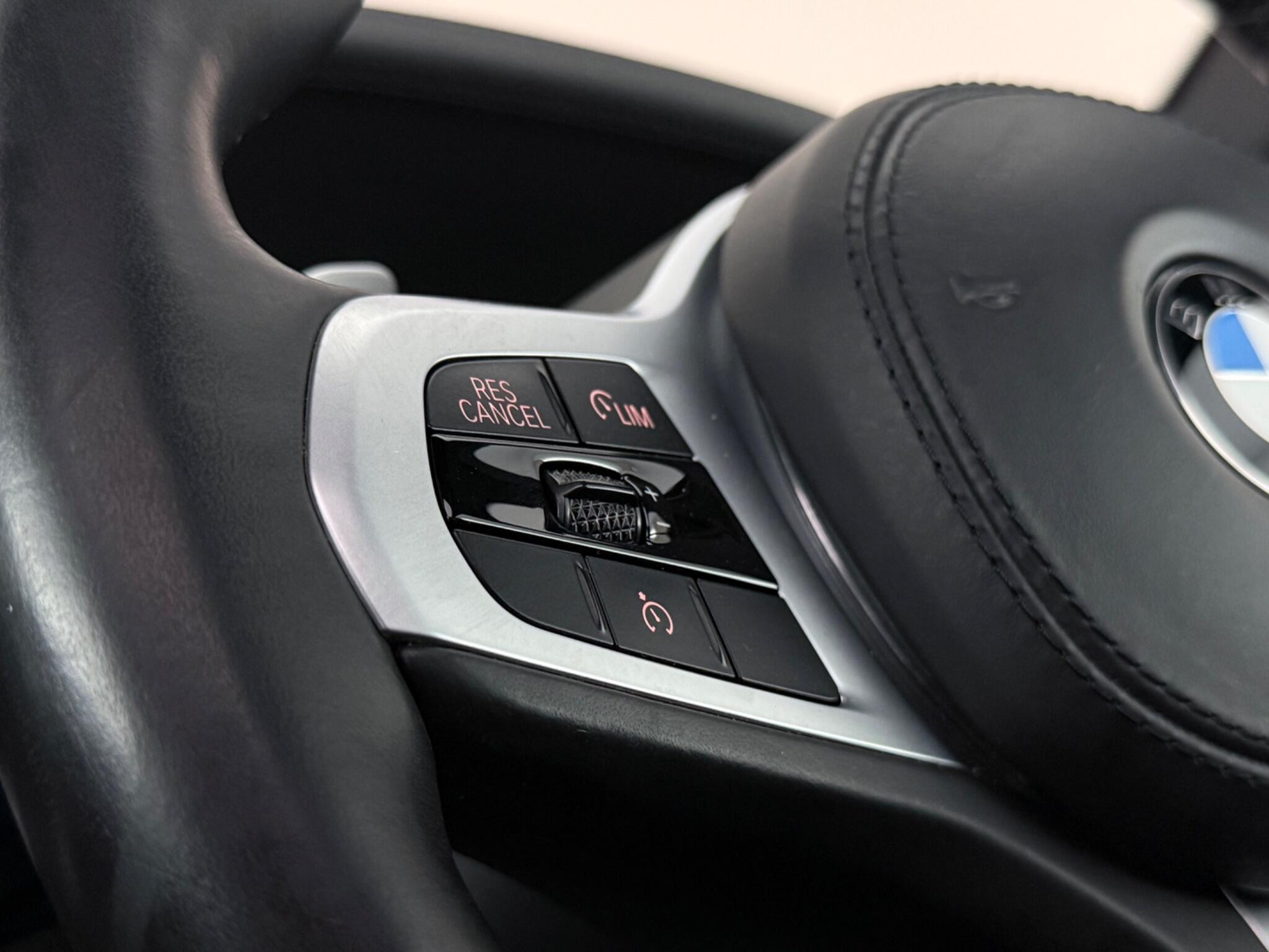 BMW 5 Series view 14