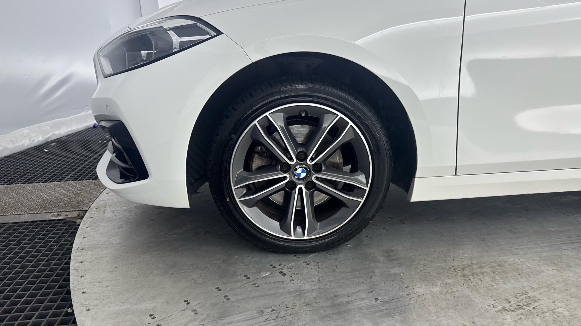BMW 1 Series view 24