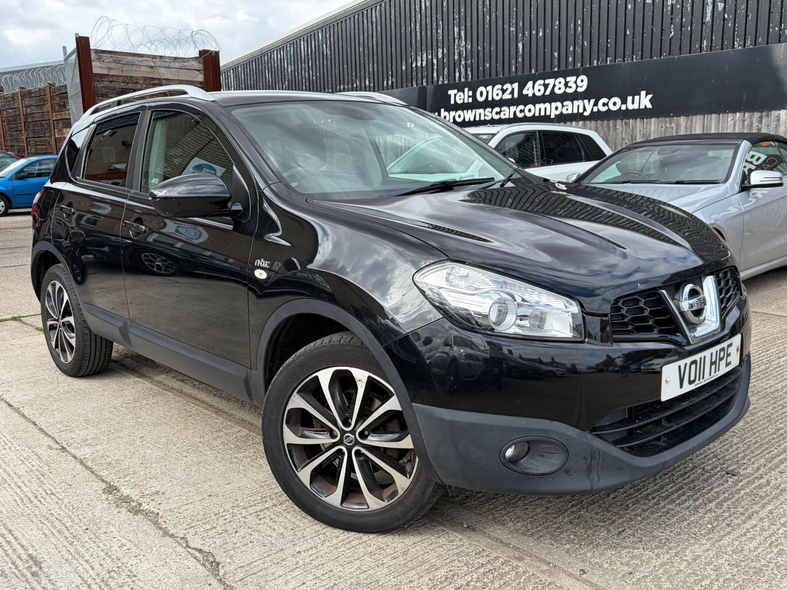 2011 Nissan Qashqai in Black for sale
