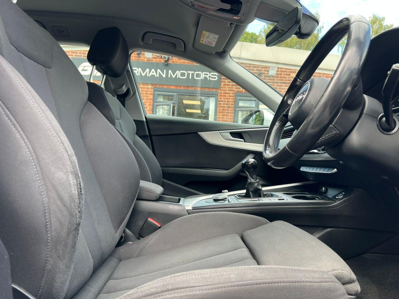 Audi A4 view 14