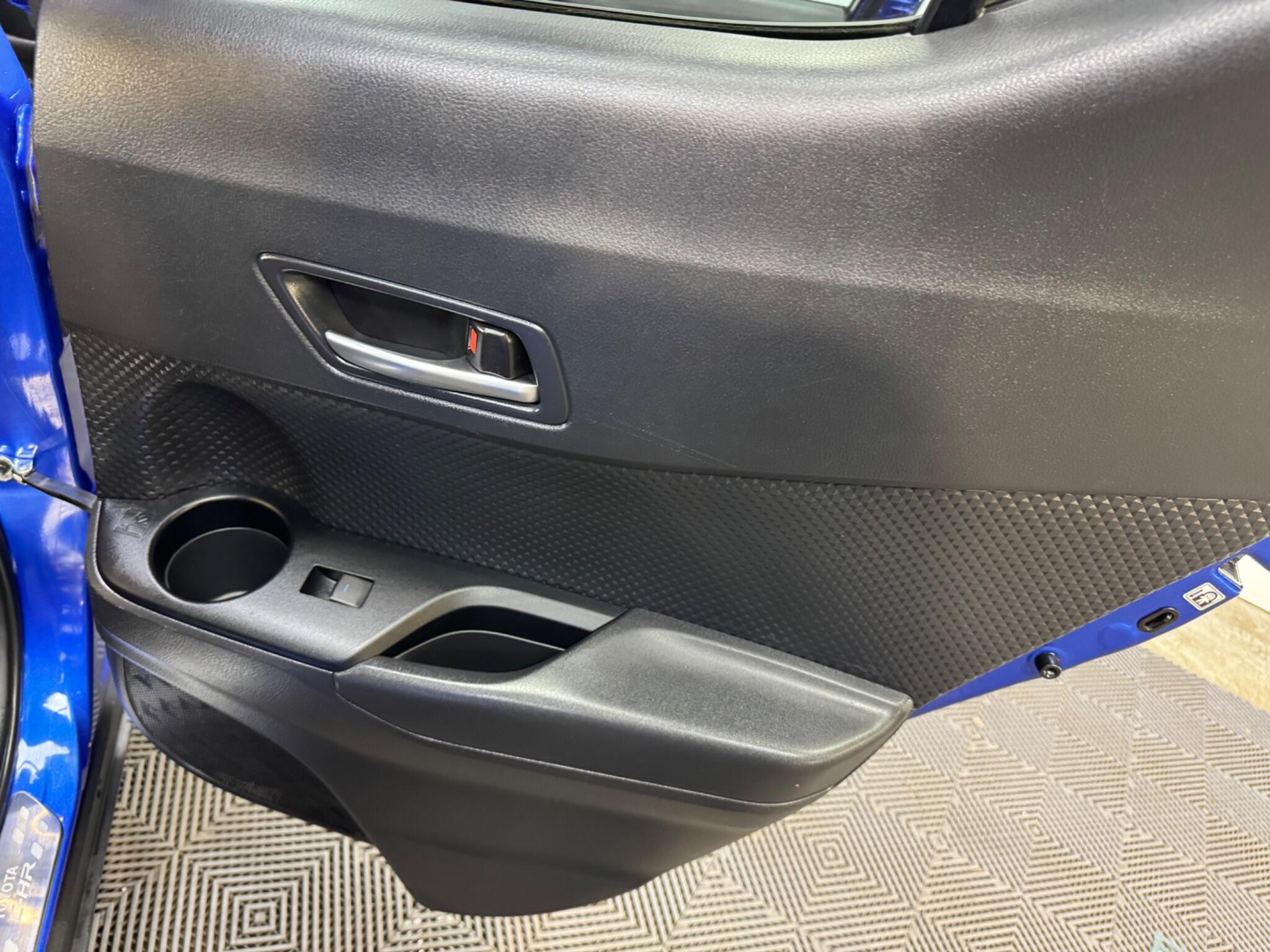Toyota C-HR view 43