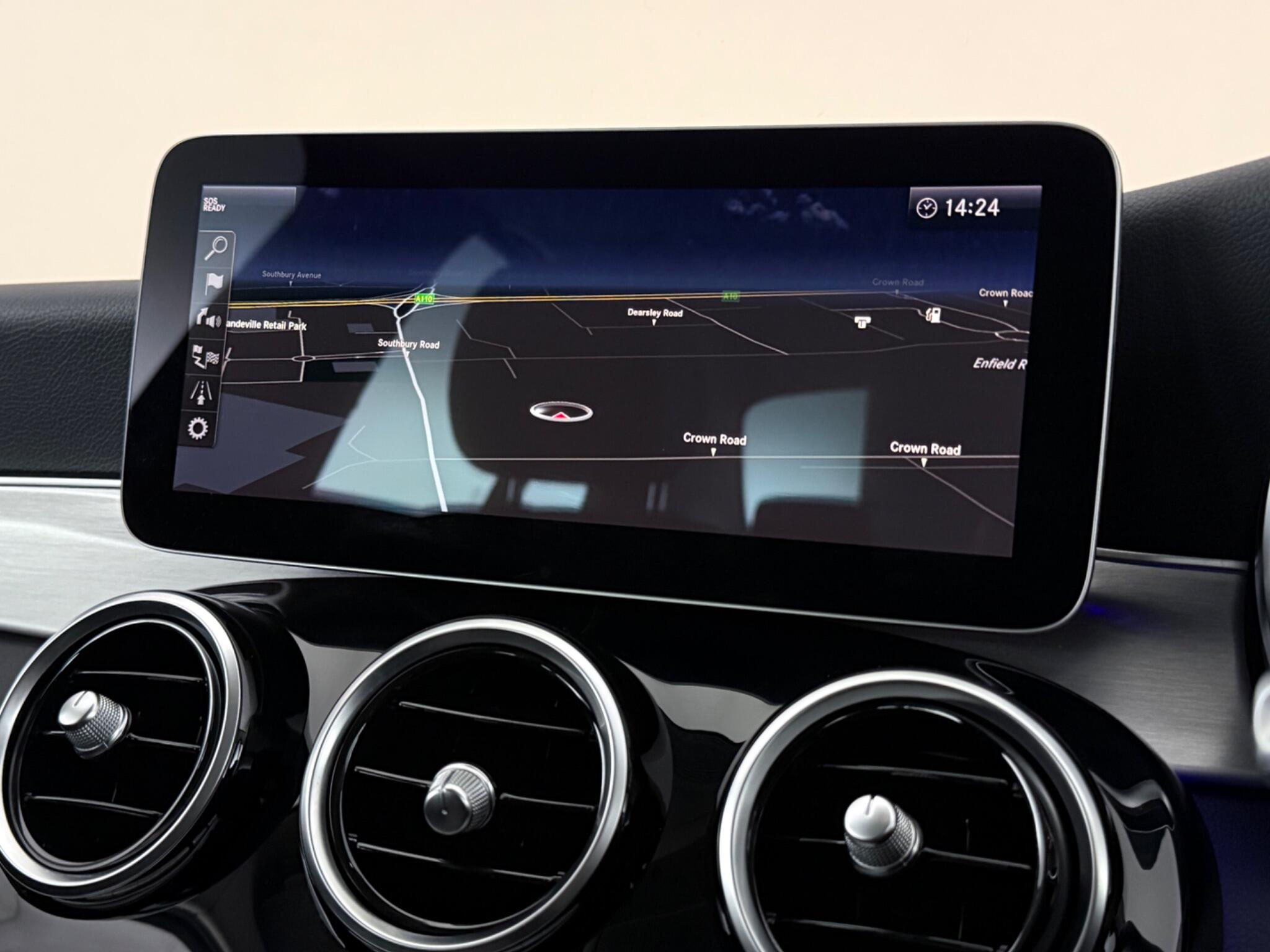Mercedes-Benz C-Class view 24