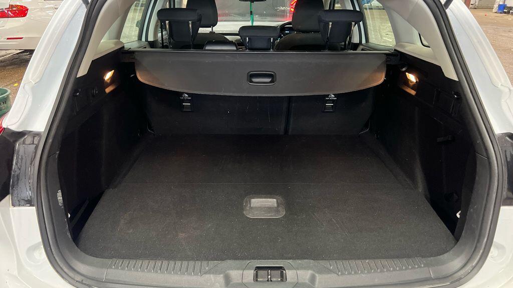 Ford Focus view 13